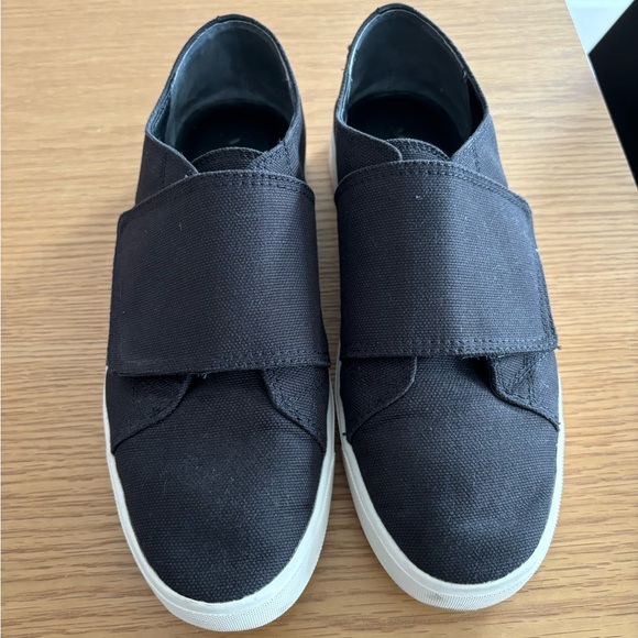 Vince Blair Velcro Shoes - Picture 2 of 3